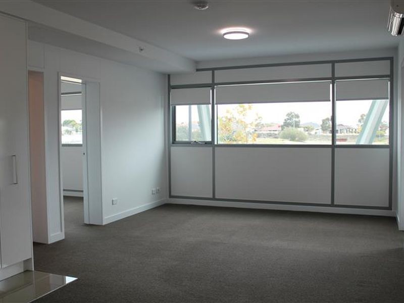 101/17 Malata Crescent, Success WA 6164