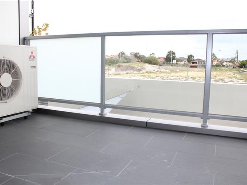 101/17 Malata Crescent, Success WA 6164