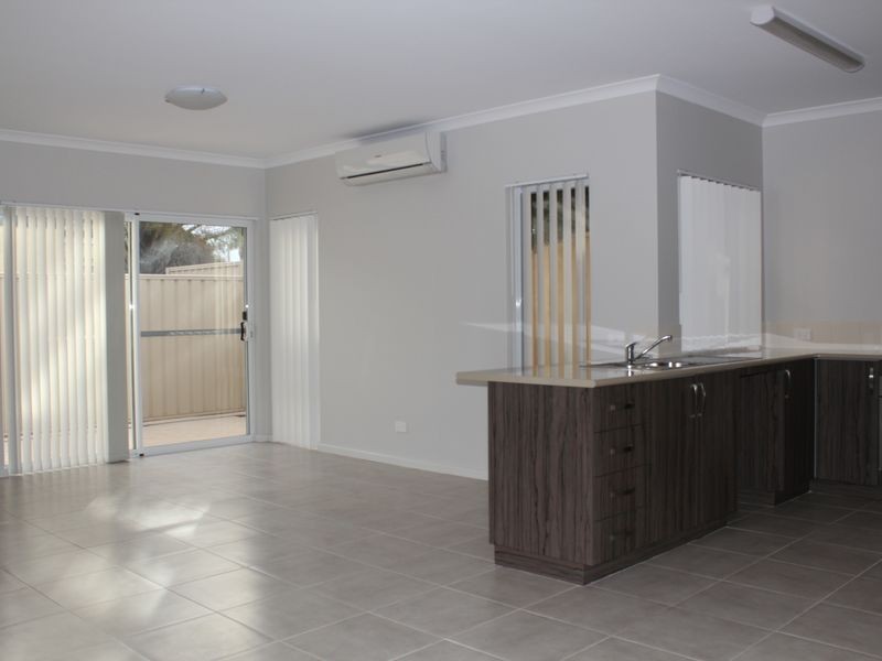 2/37 Sussex Street, Spearwood WA 6163