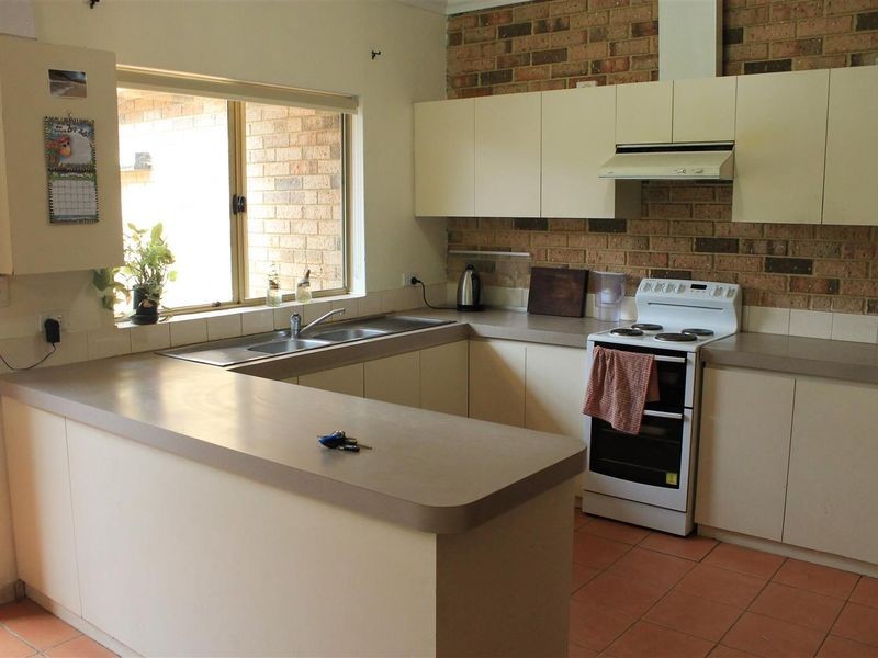 11 Entrance Road, Coogee WA 6166