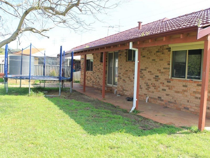 11 Entrance Road, Coogee WA 6166