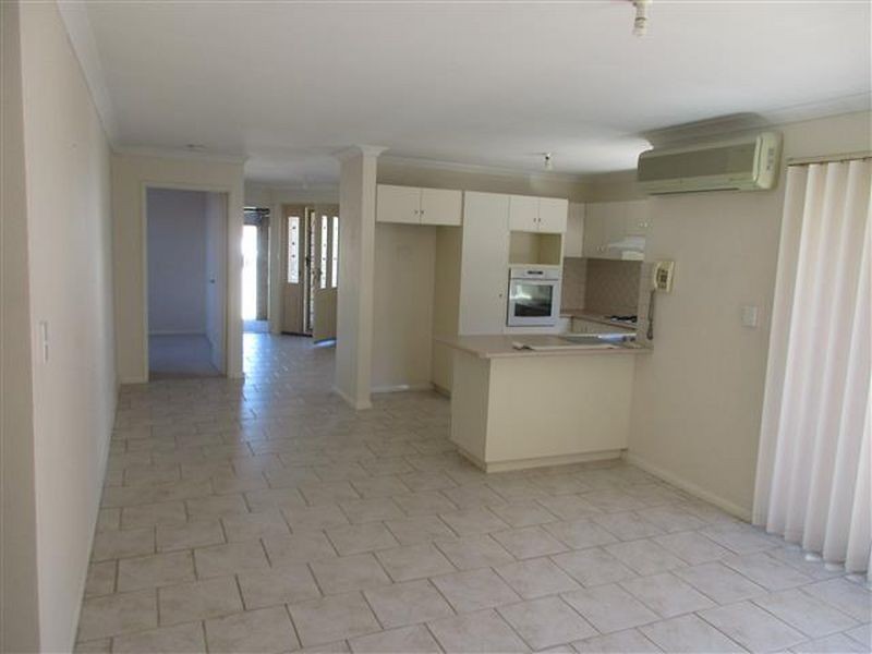 1/8 Marmand Court, Coogee WA 6166