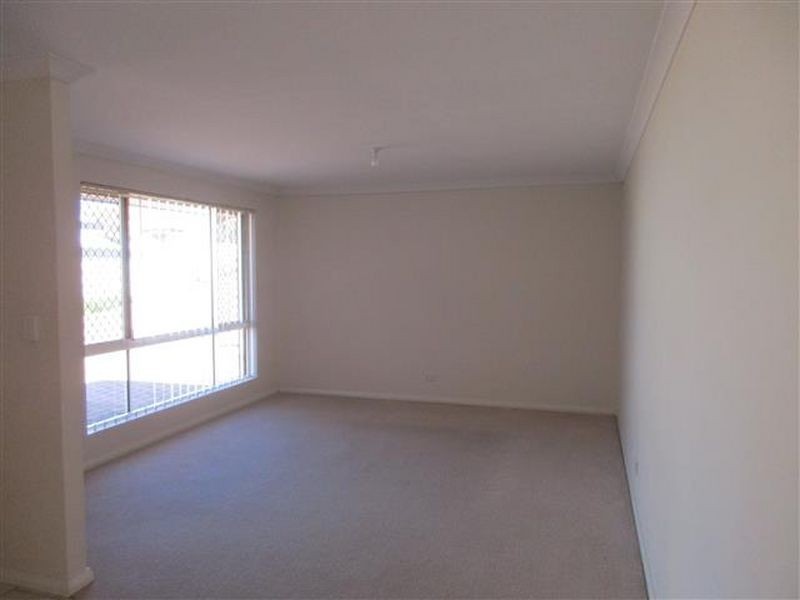 1/8 Marmand Court, Coogee WA 6166