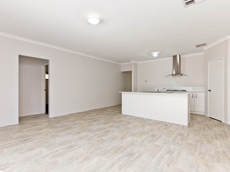 120 Mornington Crescent, Wandi WA 6167