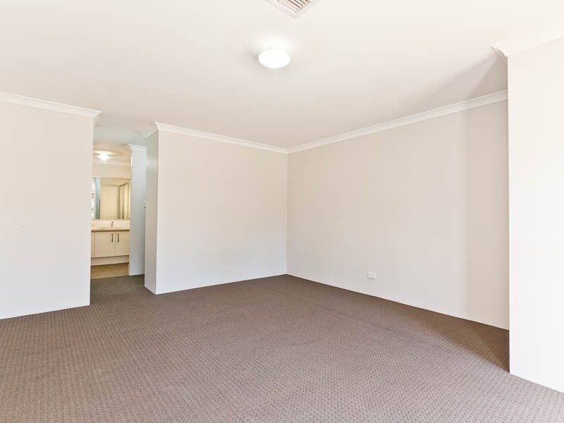 120 Mornington Crescent, Wandi WA 6167