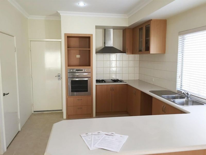 21 Charnley Bend, Success WA 6164