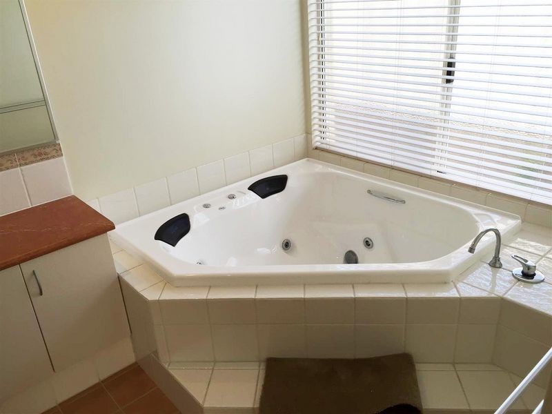 21 Charnley Bend, Success WA 6164