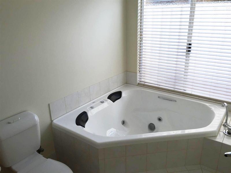 21 Charnley Bend, Success WA 6164