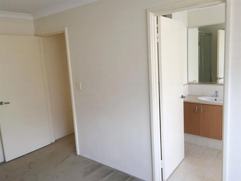 21 Charnley Bend, Success WA 6164