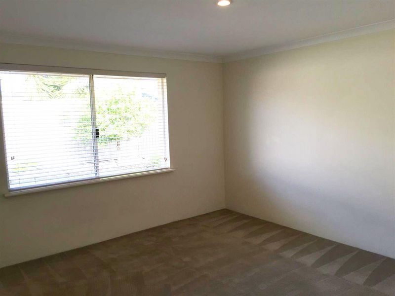 21 Charnley Bend, Success WA 6164