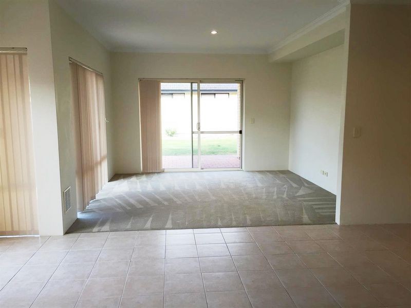 21 Charnley Bend, Success WA 6164