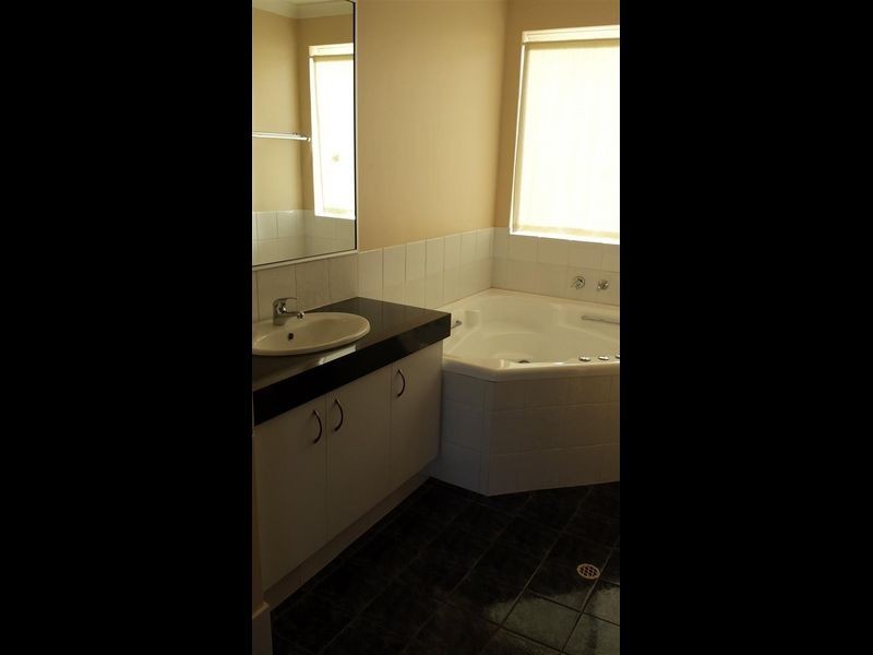 11 Japonica Way, Murdoch WA 6150