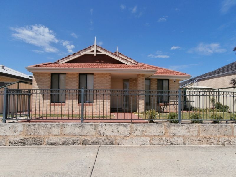 14 Reeves Entrance, Success WA 6164