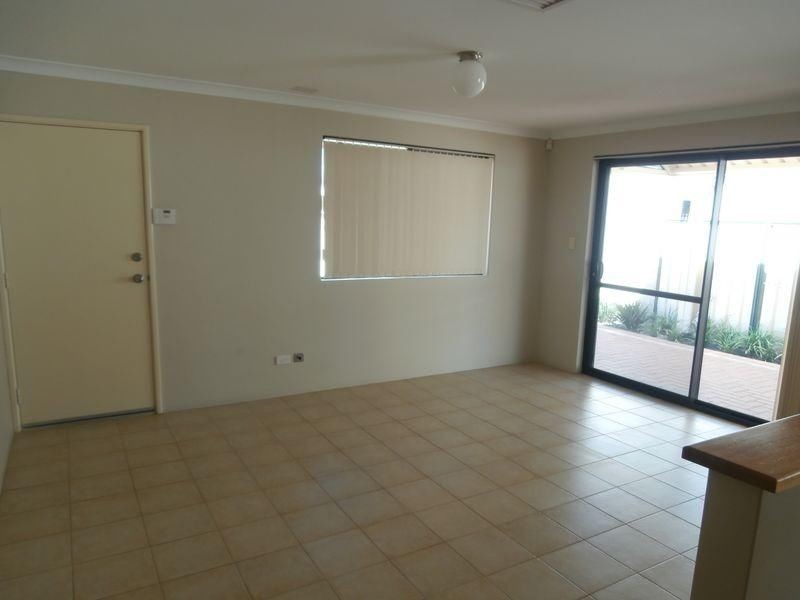 14 Reeves Entrance, Success WA 6164