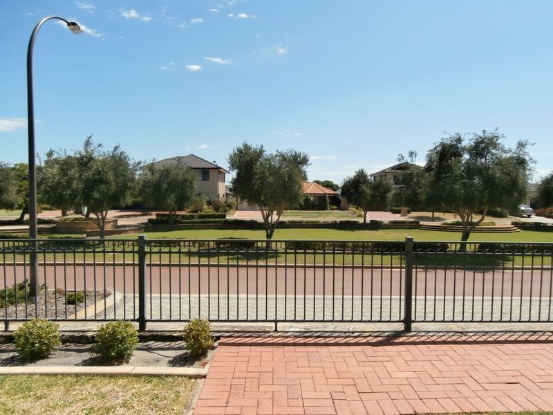 14 Reeves Entrance, Success WA 6164