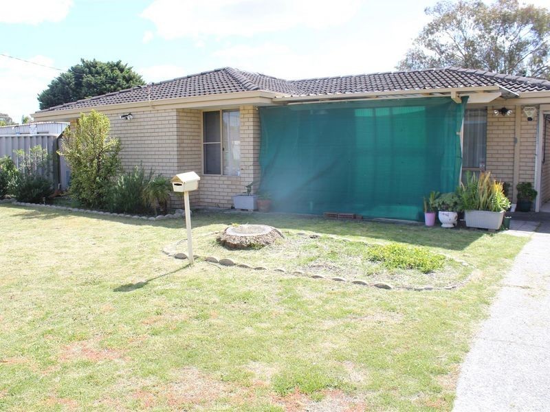 4 Briggs Street, South Lake WA 6164