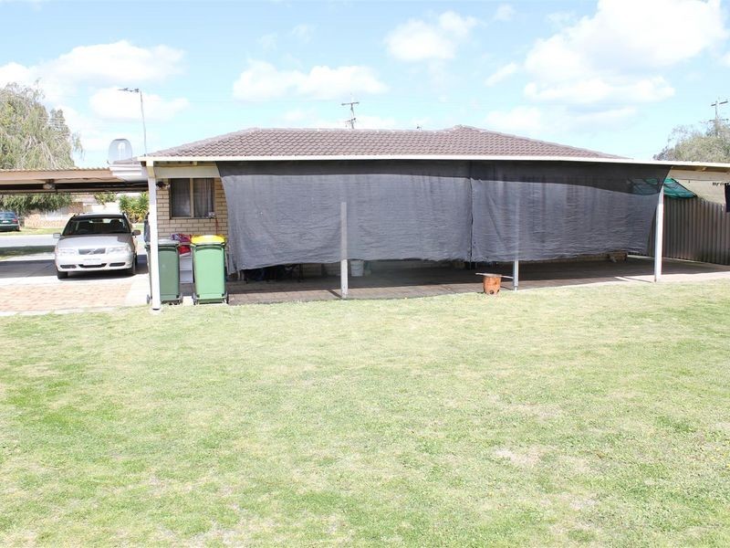 4 Briggs Street, South Lake WA 6164