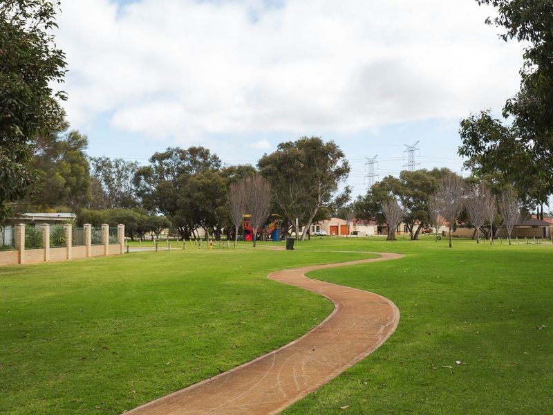 11 Kabbarli Court, South Lake WA 6164