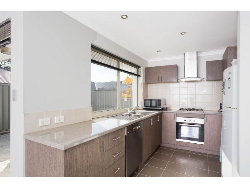 14/1 Humboldt Entrance, Aubin Grove WA 6164