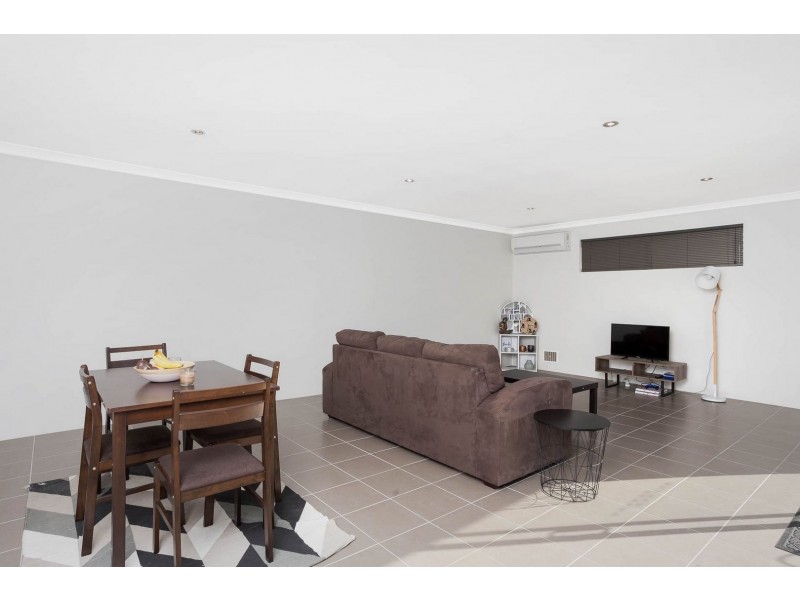 14/1 Humboldt Entrance, Aubin Grove WA 6164