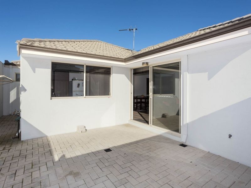 14/1 Humboldt Entrance, Aubin Grove WA 6164