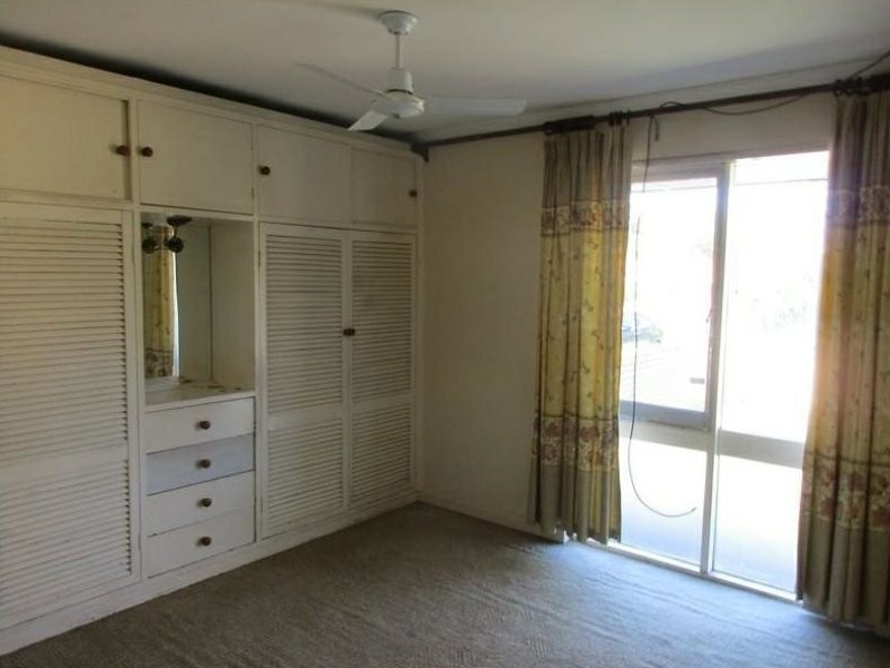 2 Pomfret Road, Spearwood WA 6163