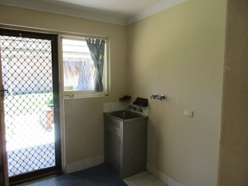 2 Pomfret Road, Spearwood WA 6163