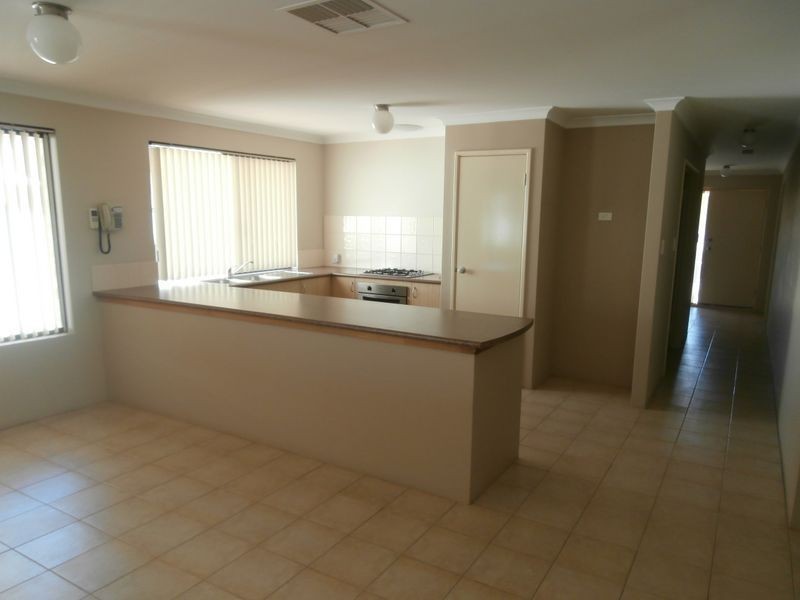 14 Reeves Entrance, Success WA 6164