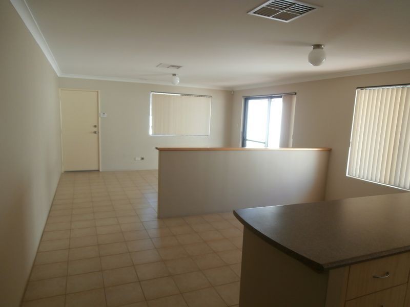 14 Reeves Entrance, Success WA 6164