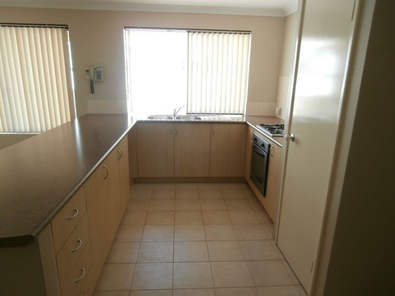 14 Reeves Entrance, Success WA 6164