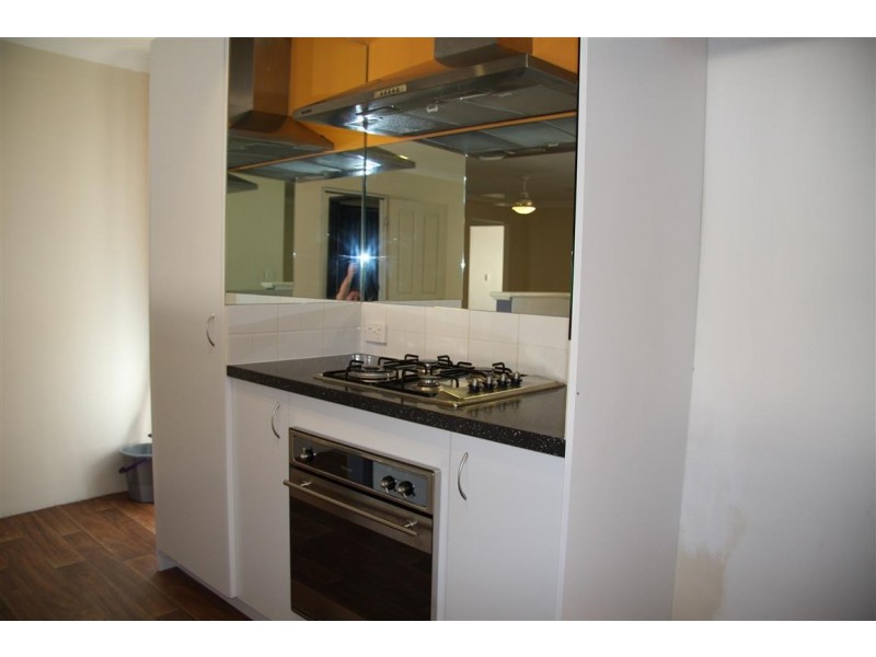 24 Burkett Terrace, Bertram WA 6167