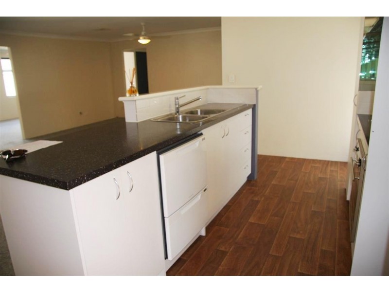 24 Burkett Terrace, Bertram WA 6167