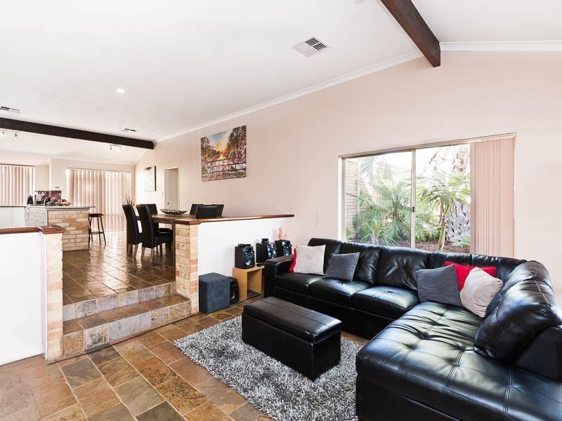 10 Cestrum Rise, South Lake WA 6164