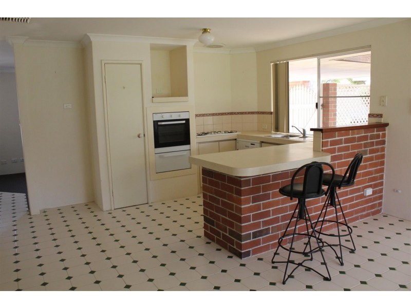 6 Naylor Close, Atwell WA 6164