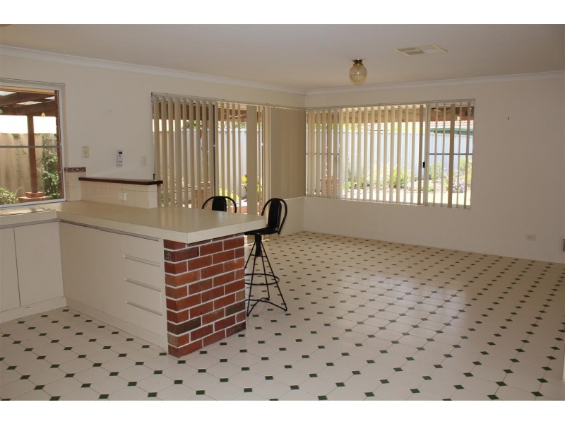 6 Naylor Close, Atwell WA 6164