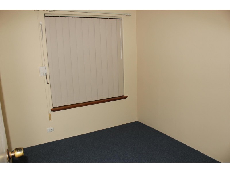 24 Strawberry Drive, Seville Grove WA 6112