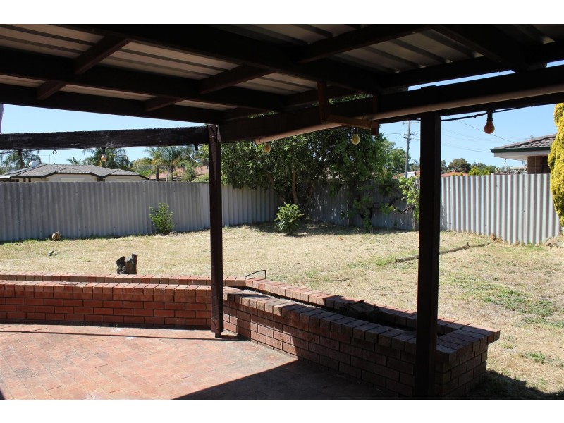 24 Strawberry Drive, Seville Grove WA 6112