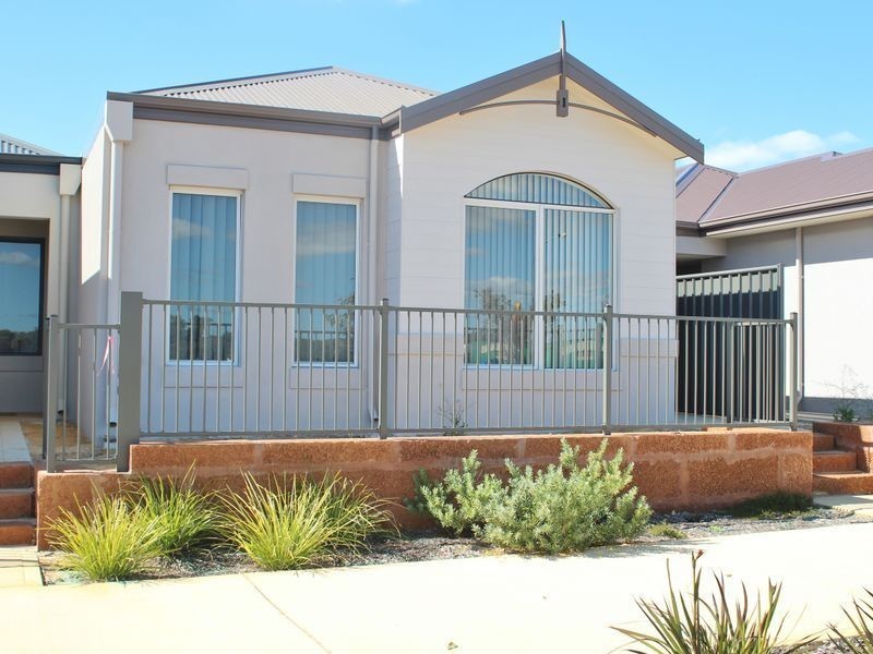 6 Boas Lane, Piara Waters WA 6112