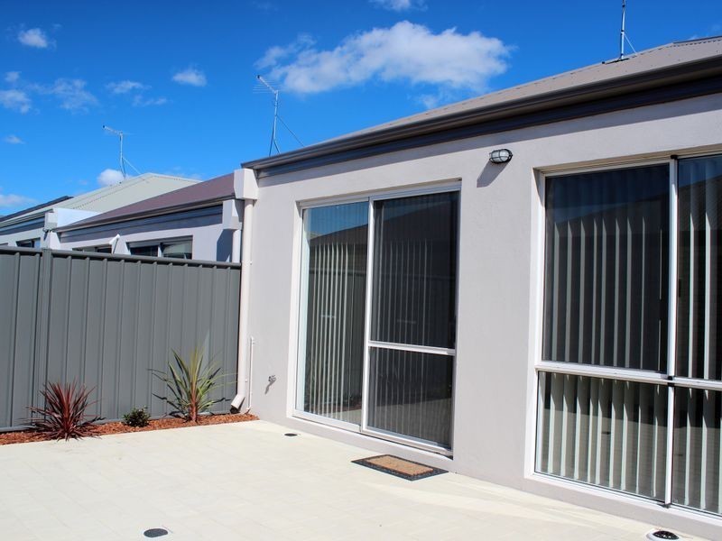 6 Boas Lane, Piara Waters WA 6112
