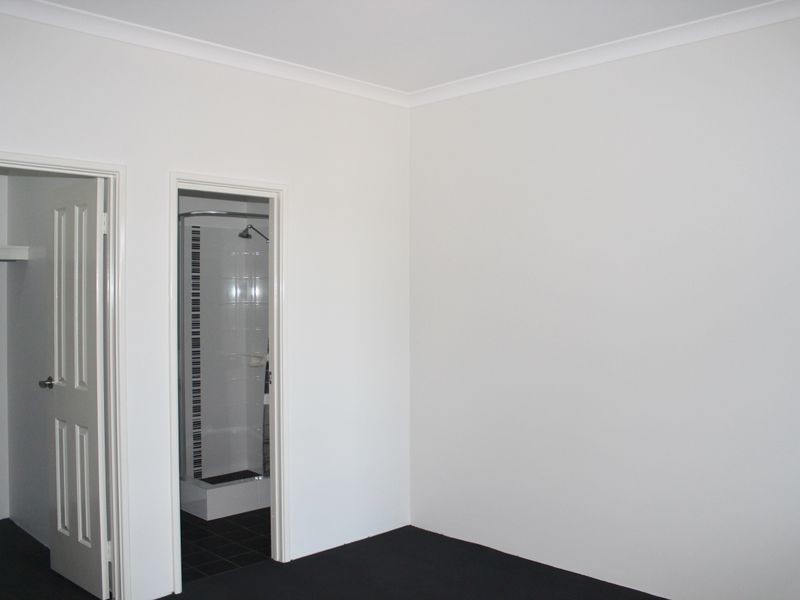 6 Boas Lane, Piara Waters WA 6112