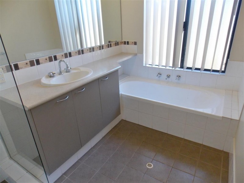 16 Hartwell Way, Secret Harbour WA 6173