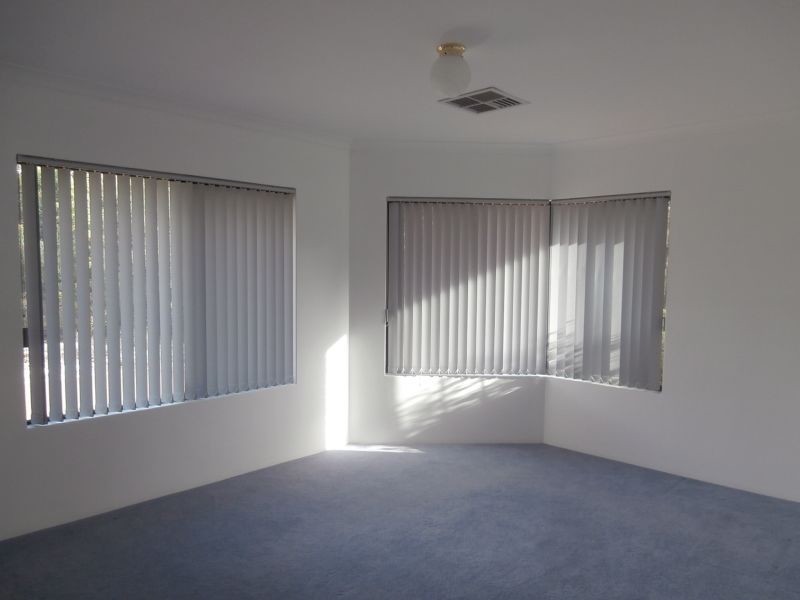 290 Foxton Drive, Oakford WA 6121