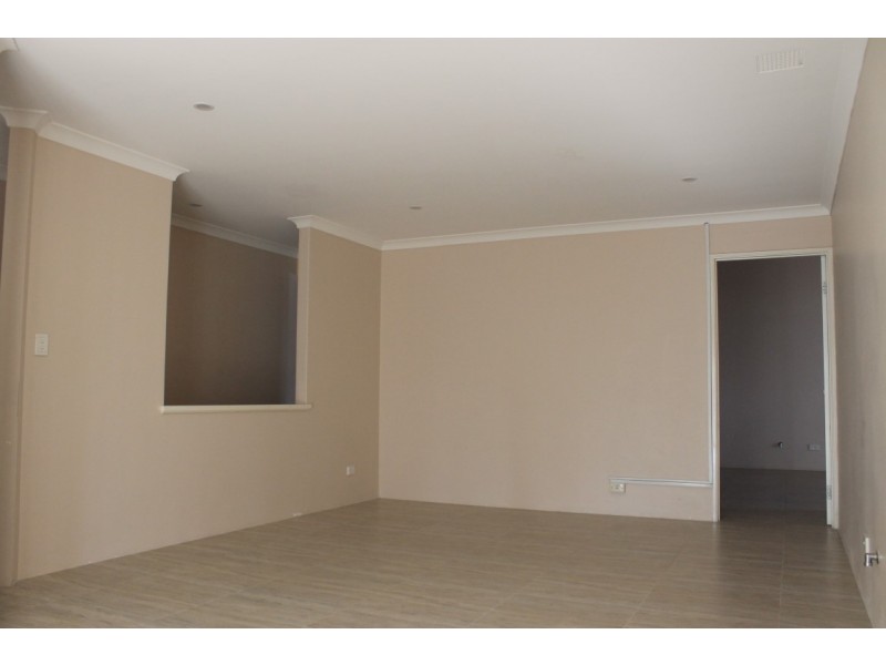 8 Ellery Court, Success WA 6164