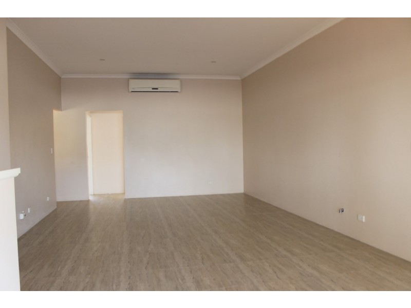 8 Ellery Court, Success WA 6164