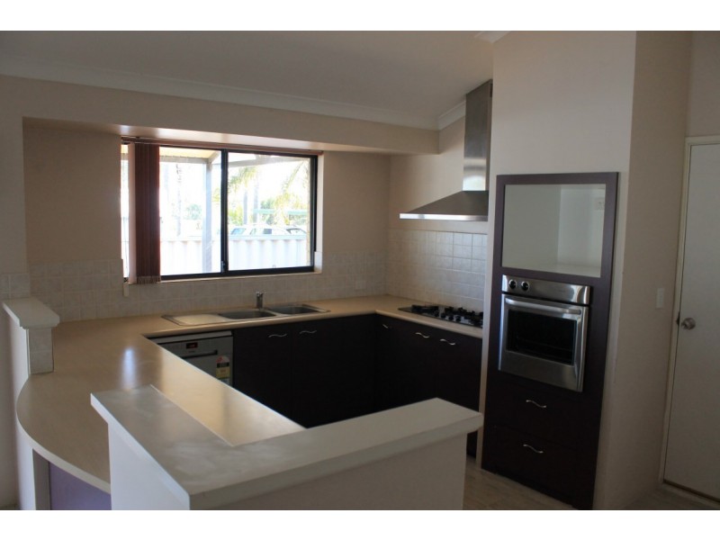 8 Ellery Court, Success WA 6164