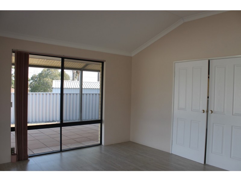 8 Ellery Court, Success WA 6164