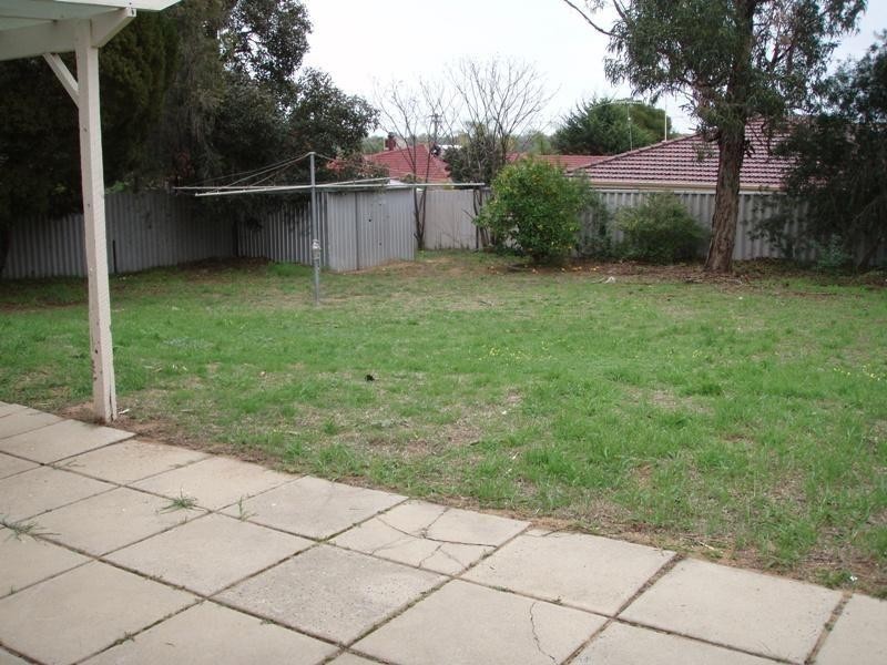 12 Kemmish Way, Parmelia WA 6167