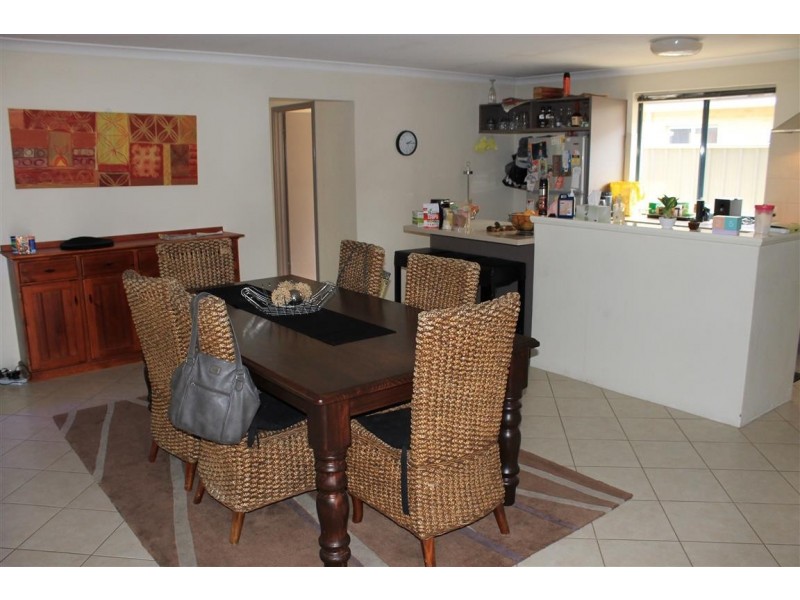 14 Limerick Loop, Wattle Grove WA 6107