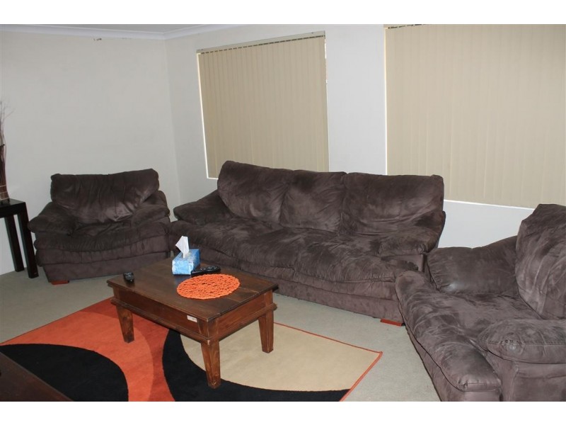 14 Limerick Loop, Wattle Grove WA 6107