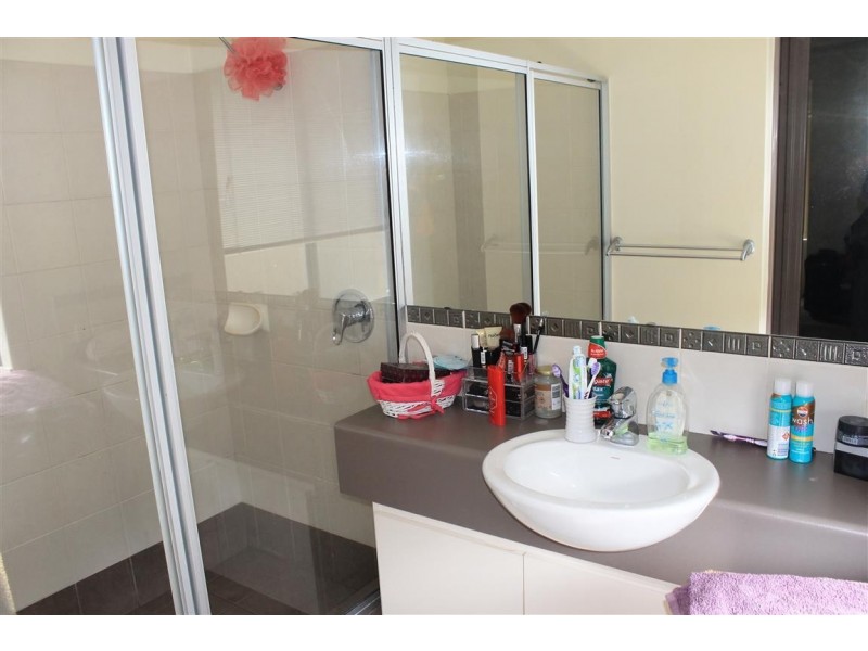 14 Limerick Loop, Wattle Grove WA 6107